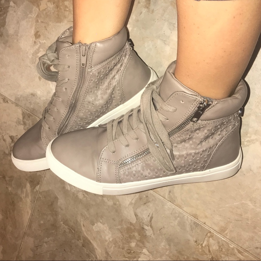 Steve Madden High Top Sneakers Size 8